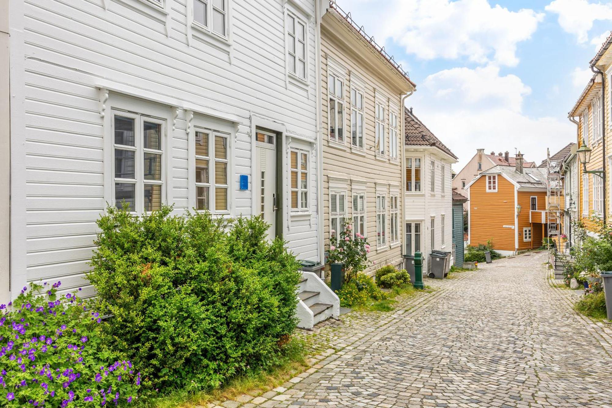 Homerentals Apartments - Behind Bryggen & Historic Cobblestone Streets - 2 Floor Renovated From February 2025 Bergen Exteriör bild